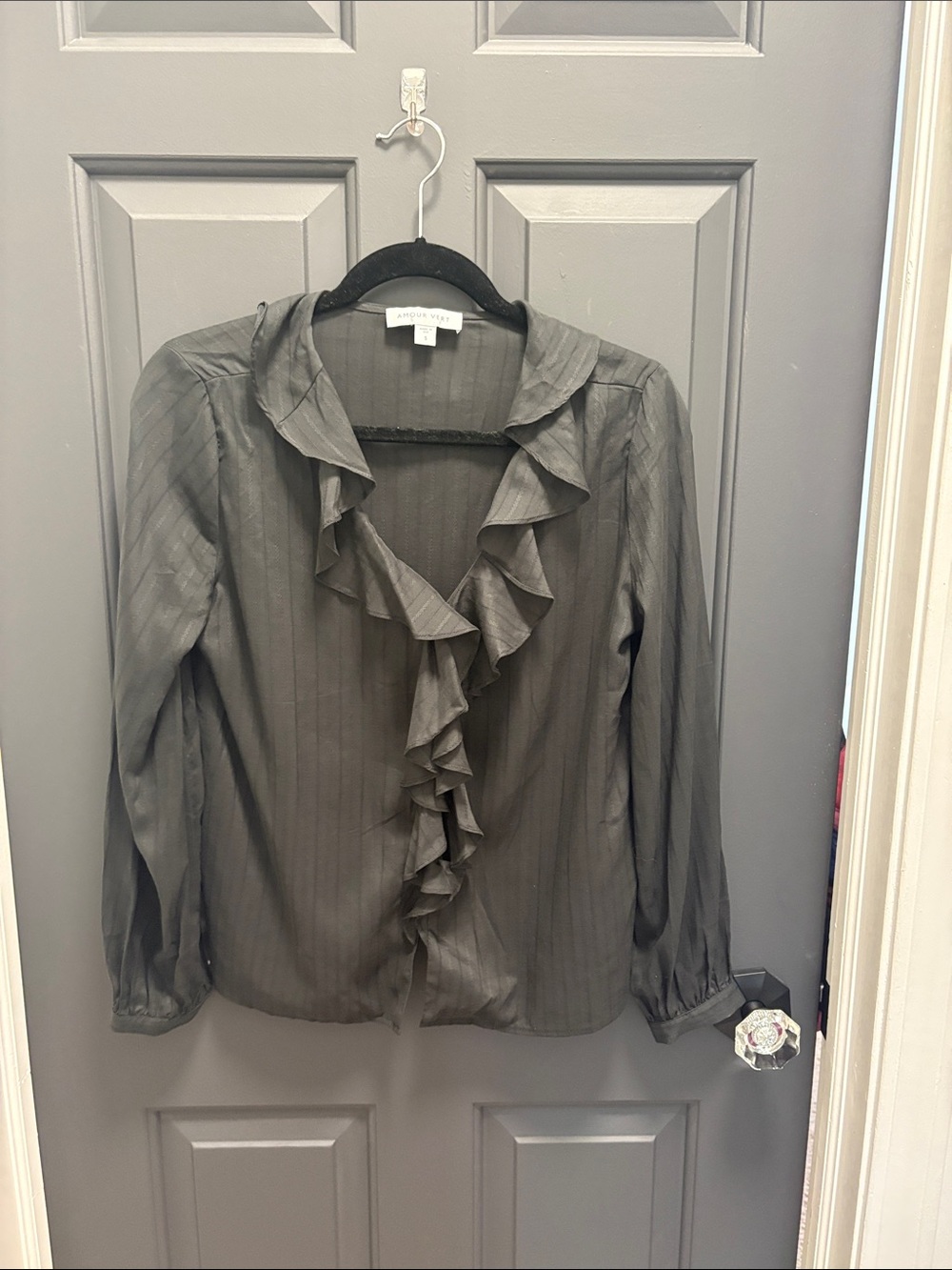 Amour Vert Gray Ruffled V-Neck Long Sleeve Blouse